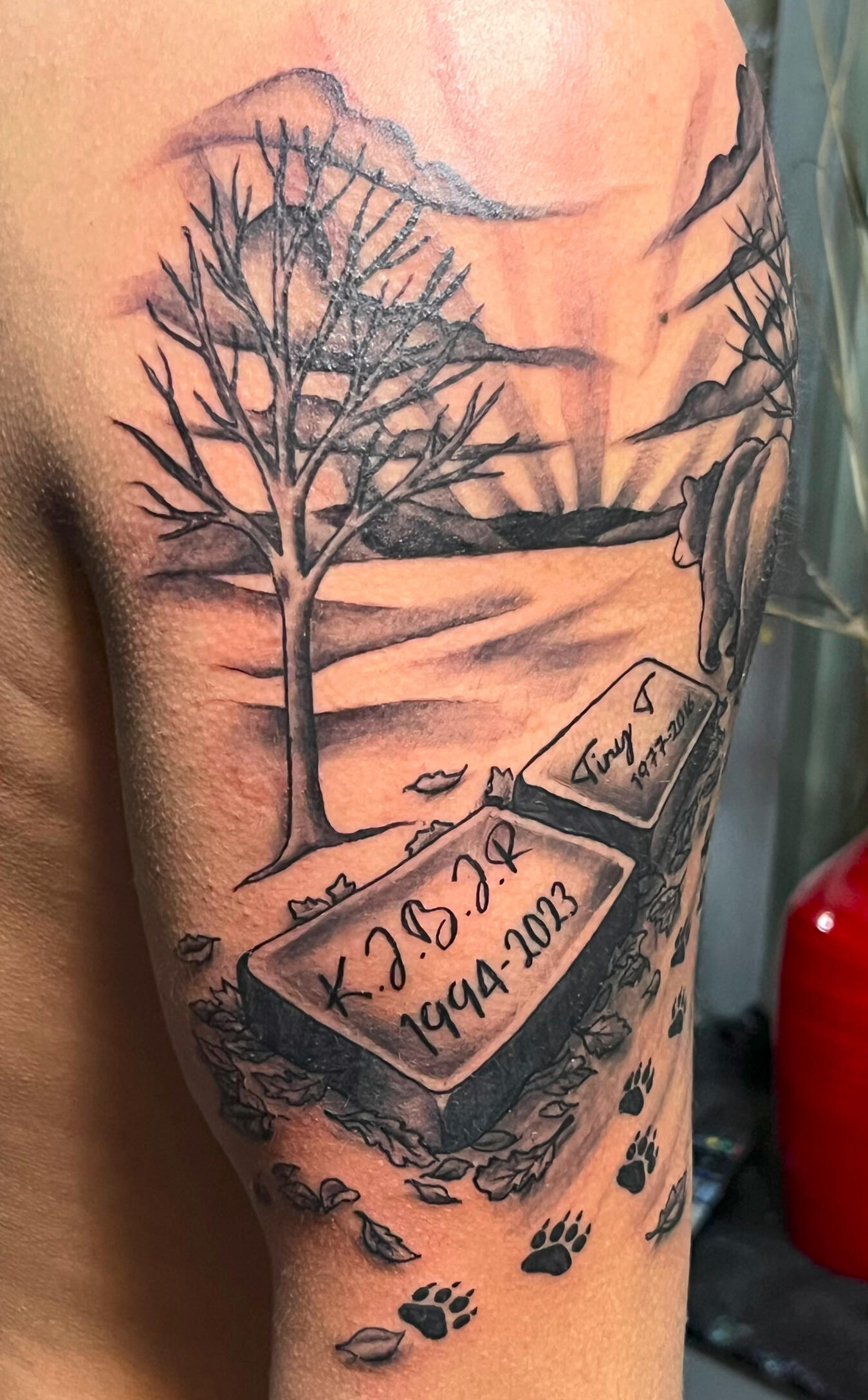 Memorial Tattoo – Christ & Faith A piece created during one of the most meaningful seasons of my life. This memorial-style Chri