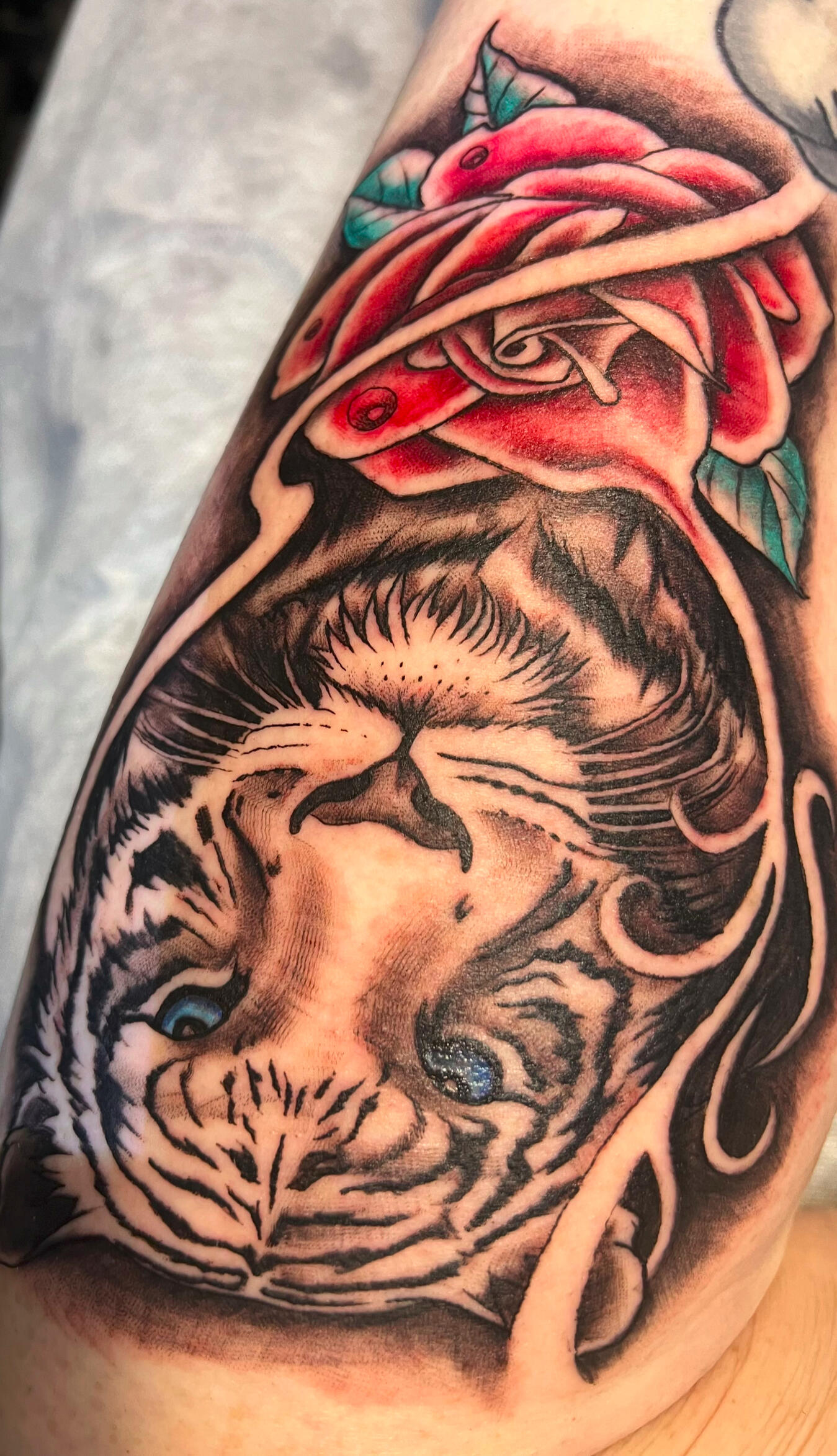 Memorial Tattoo – Christ & Faith A piece created during one of the most meaningful seasons of my life. This memorial-style Chri